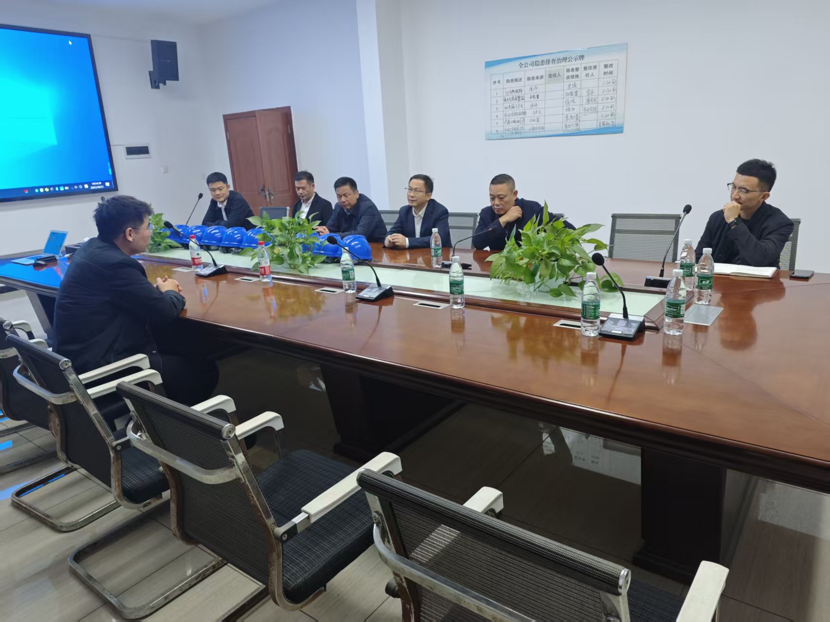 b7b74379539c8bbb7b1c053a62b4c426.jpg b7b74379539c8bbb7b1c053a62b4c426.jpg